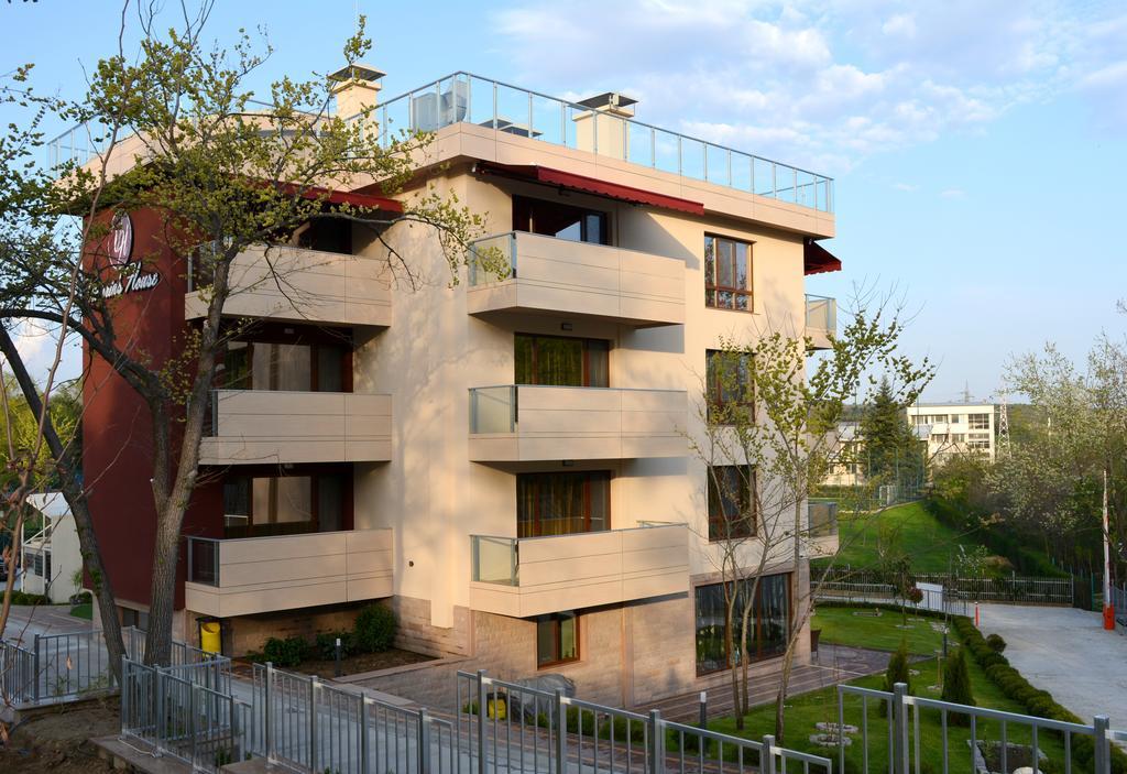 Hotel Victoriya'S House Chisarja Exteriér fotografie
