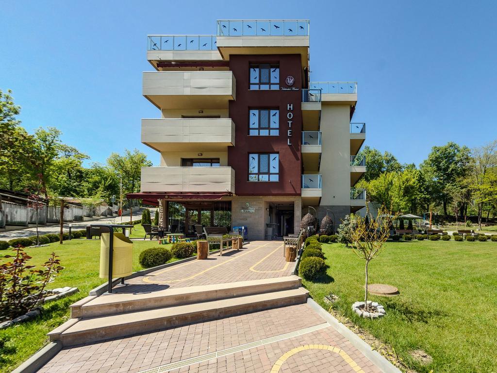 Hotel Victoriya'S House Chisarja Exteriér fotografie